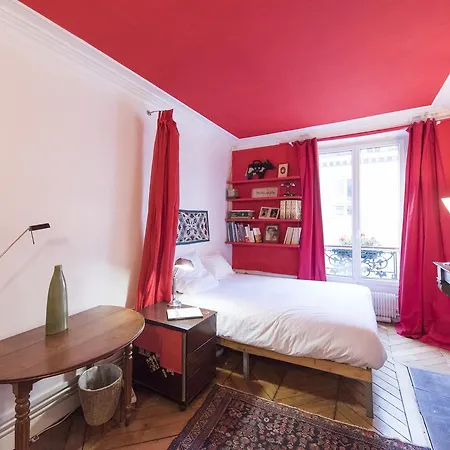 Veeve - Place De La Republique Hideaway * Paris
