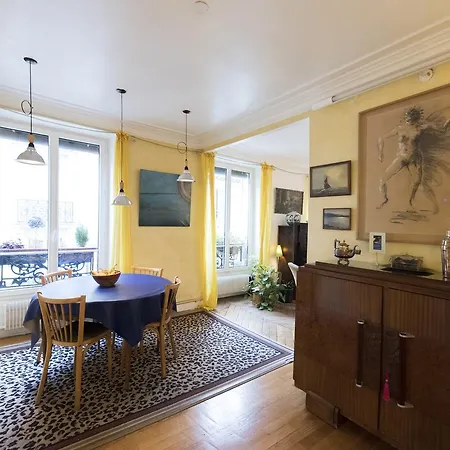 Veeve - Place De La Republique Hideaway *
