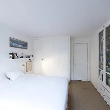 Veeve - Place De La Republique Hideaway * Paris