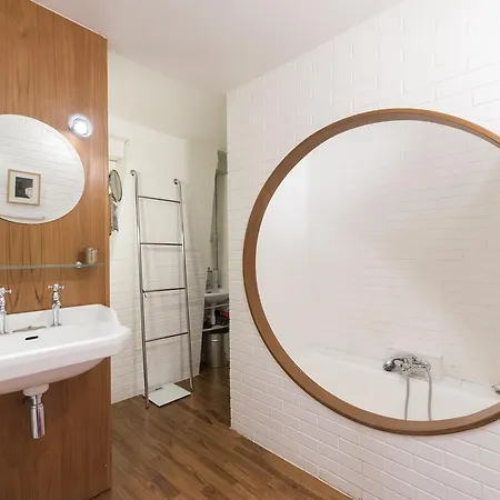 Veeve - Place De La Republique Hideaway Appartement